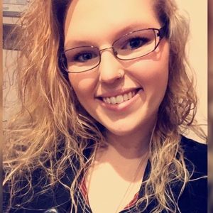 Meet your Posher, Casey